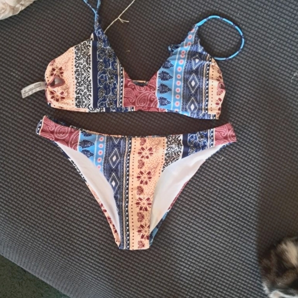 COPY - Woman's 2 piece swim suit NWOT size small